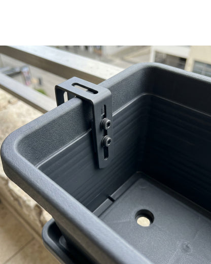 Lviy Railing Plastic Planter 50 cm Charcoal with Adjustable Brackets - Detail view